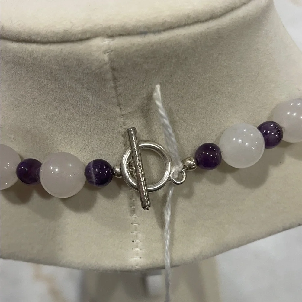 Elegant Purple and White Beaded Necklace - Picture 4 of 4